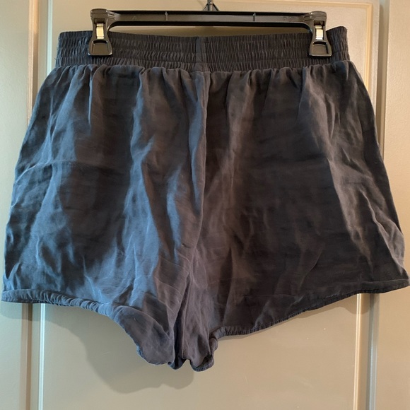 Black H&M Shorts - Picture 2 of 3